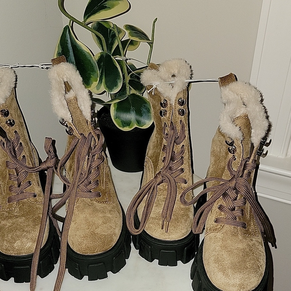 NWOT Women's Suede Lace-Up Boots - Tan